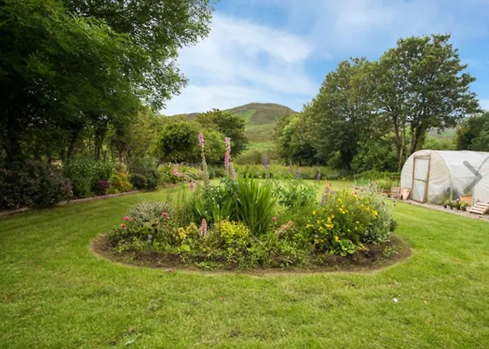 Hillview Holiday Home